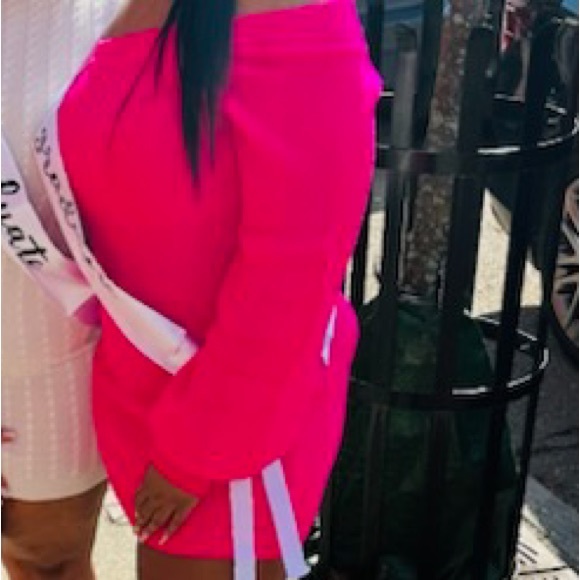 Hot Pink Sweater Dress. - Picture 3 of 3